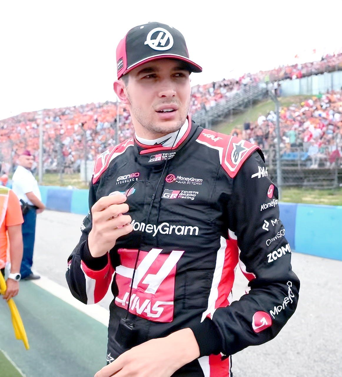 关于哈斯车队横扫雷诺车队，皮亚斯特里统治全场的信息