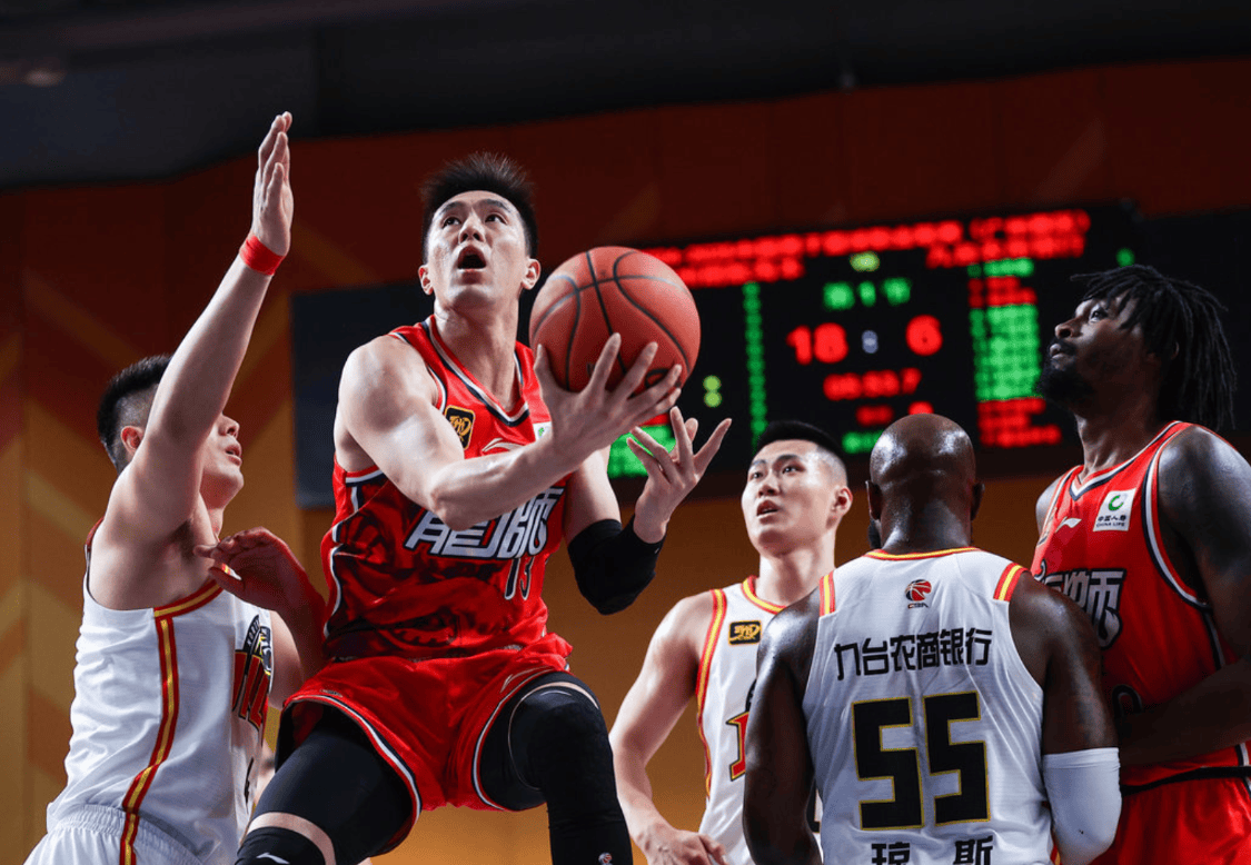 凯尔特人鏖战天津队，郭艾伦刷新纪录的简单介绍