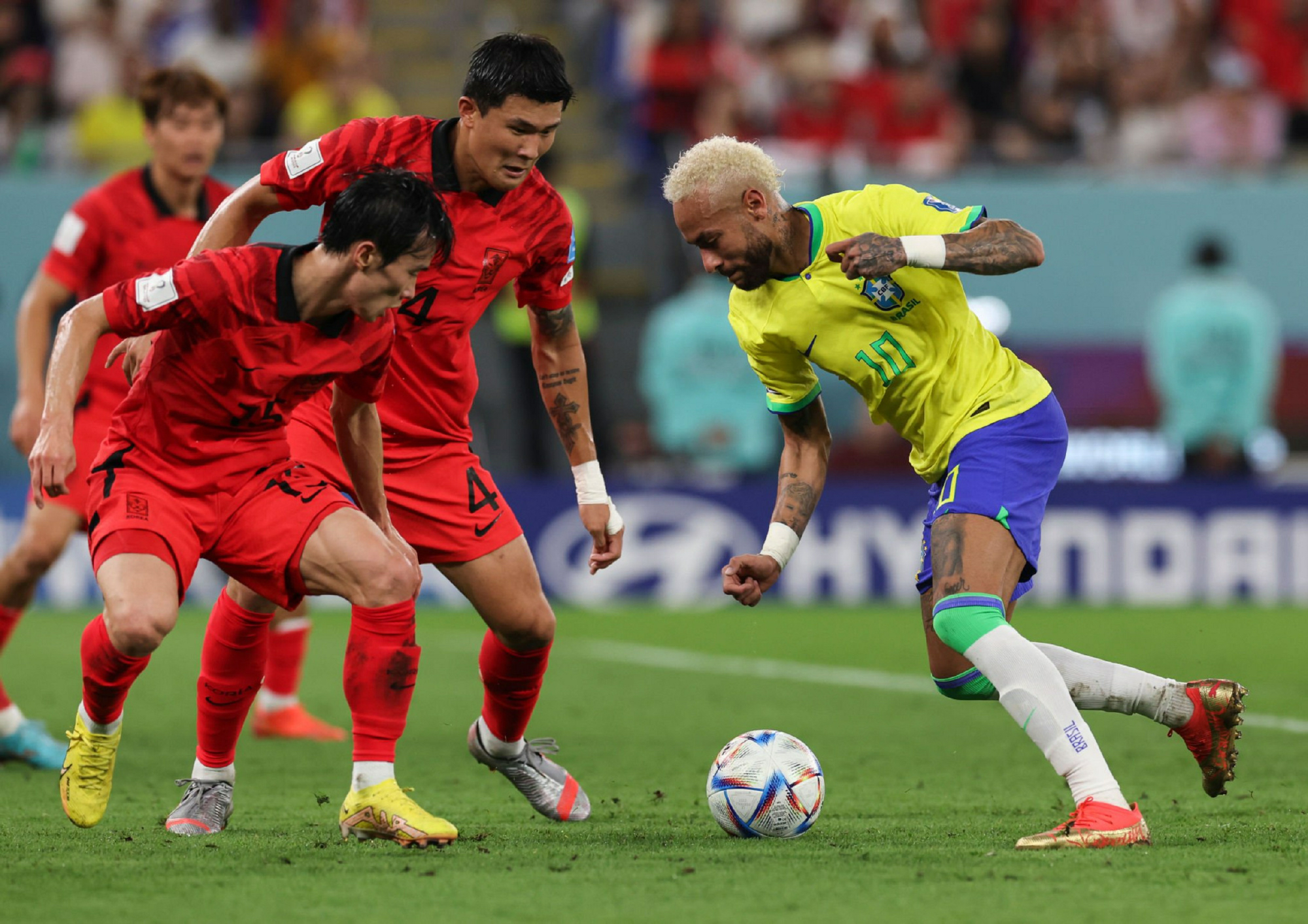 巴西队与法国队激烈对抗，双方战成平局的简单介绍