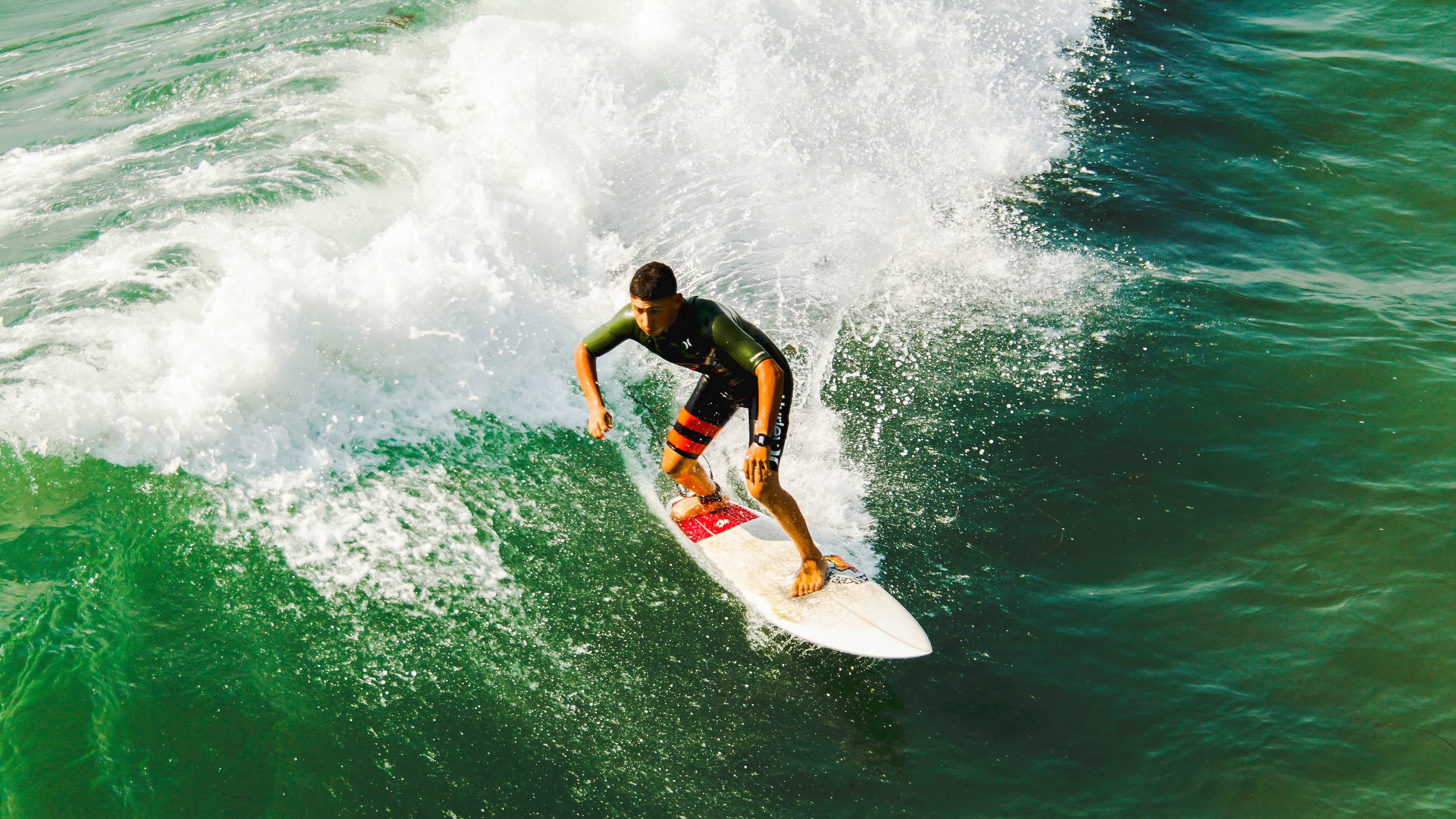 绿茵场与硬木地板的交响,当欧冠焦点战遇见勇士绝杀