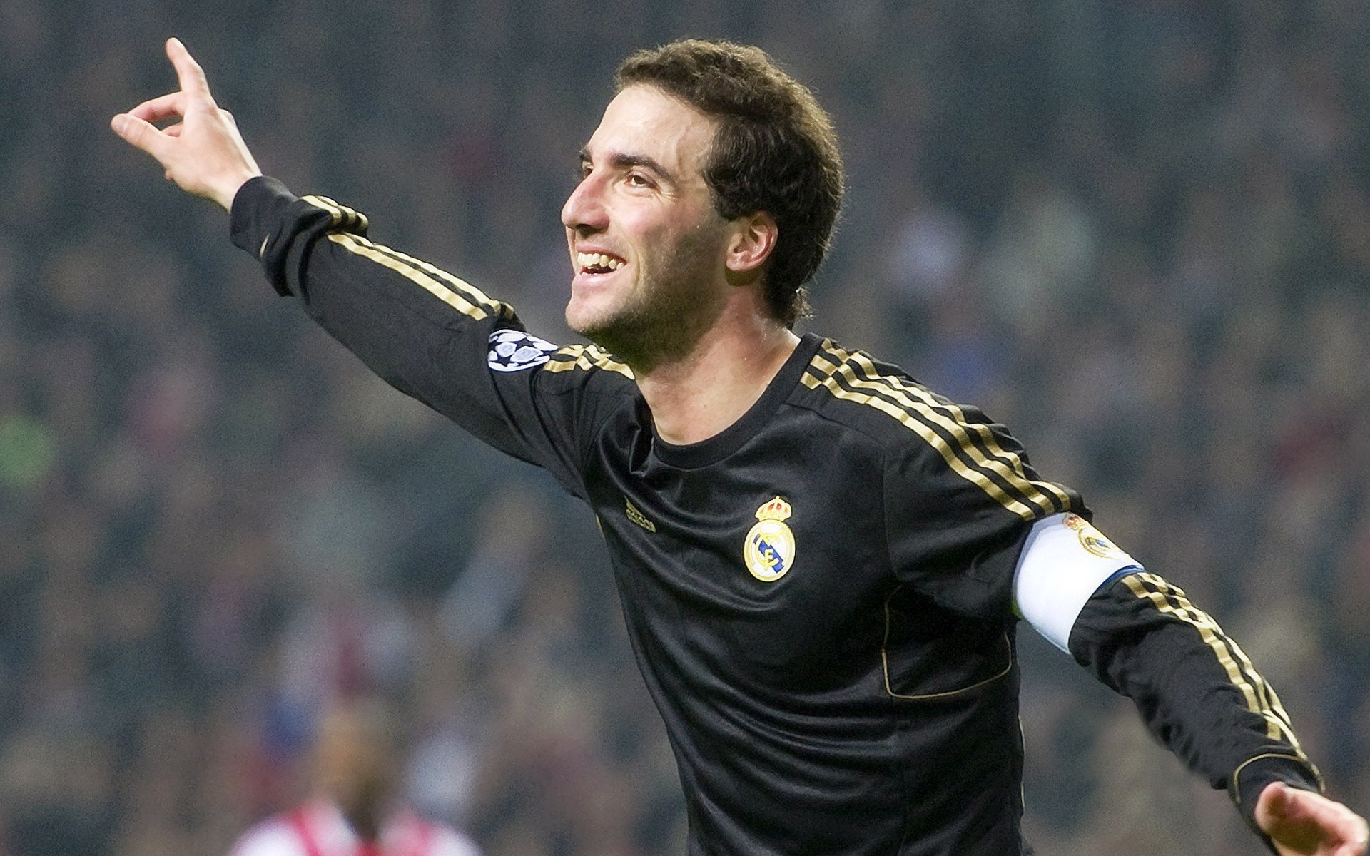 跨越赛场的统治力，从马刺狂胜到英格拉姆欧冠接管，解析冷面杀手的胜利哲学