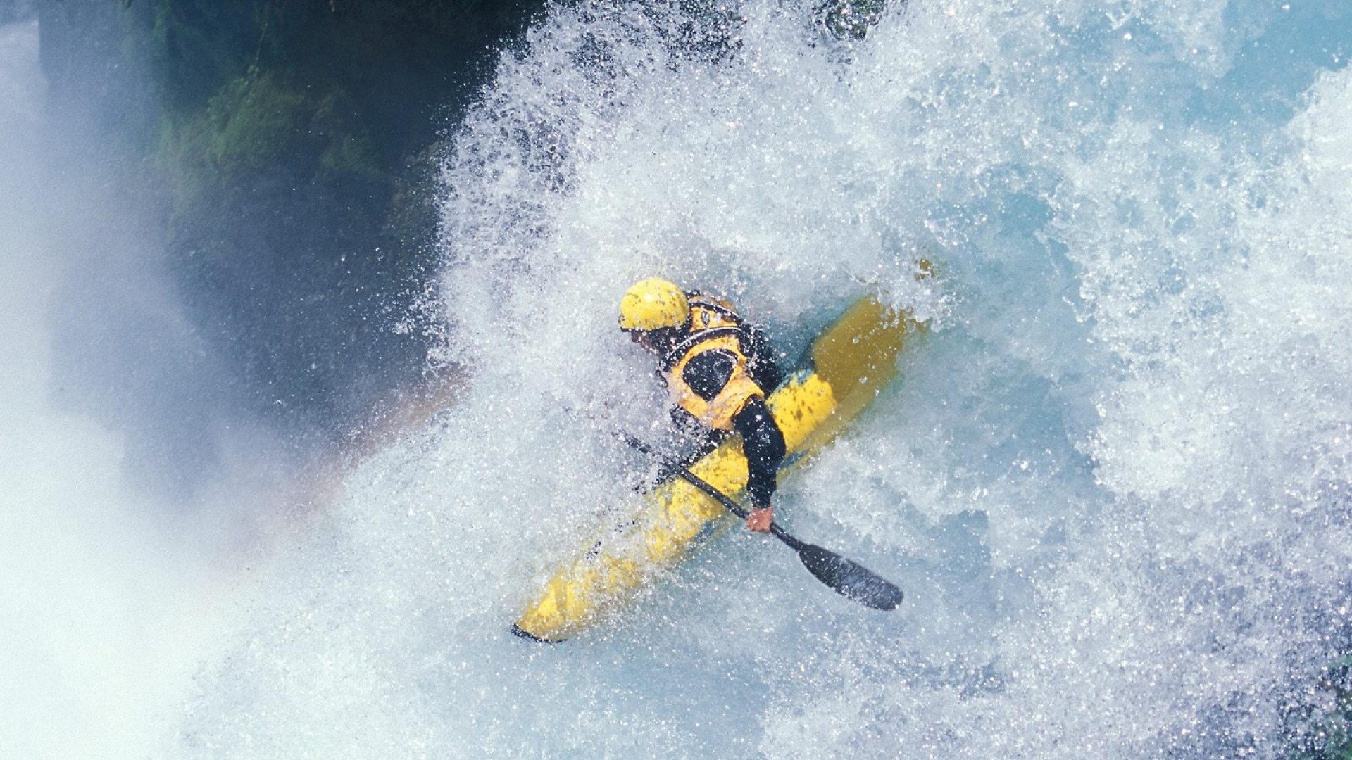 跨界英雄日，当勇士末节带走湖人，拉文在德甲争冠战接管比赛
